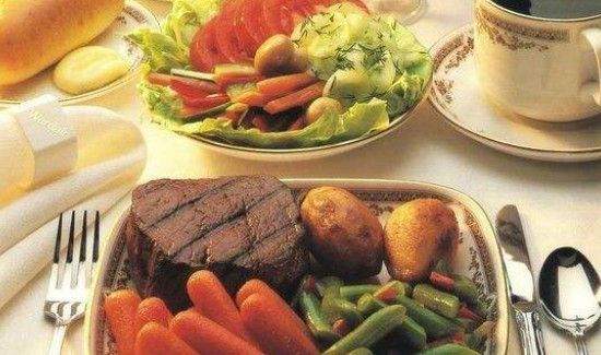 飞机上饮料和食物是免费的吗