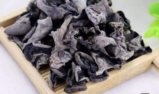 木耳发霉了洗干净可以吃吗