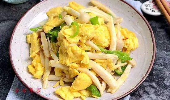 海鲜菇可以和鸡蛋一起吃吗