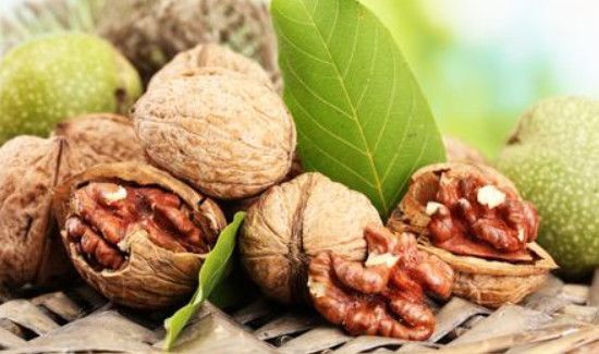 剥核桃弄一手黑怎么洗