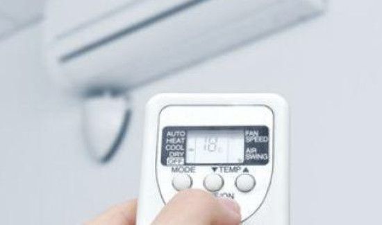 下雨天可以开空调除湿吗