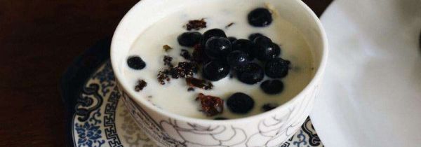 蓝莓牛奶榨汁凝固后能吃吗