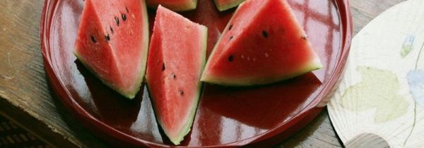 西瓜用保鲜膜包住放第二天可以吃吗