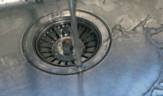 如何防止下水道爬蟑螂