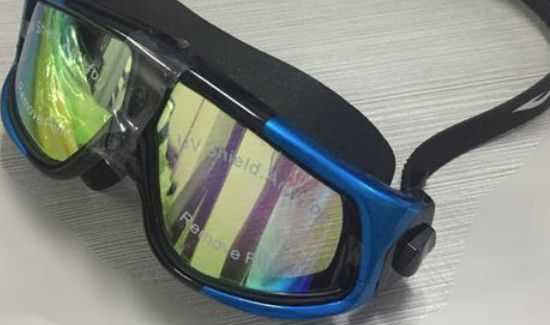 防止游泳眼镜起雾简单方法