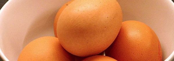 鸡蛋摇一摇有晃动能吃吗