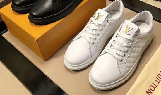 怎样消除鞋子挤空气的声音