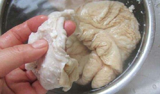 猪大肠里面的油要撕掉吗