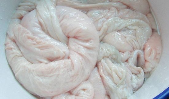 猪大肠里面的油要撕掉吗