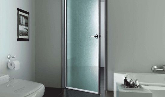 厕所门锁住了打不开怎么办