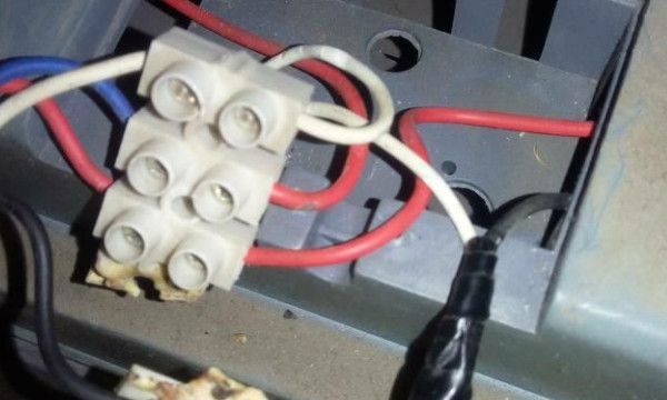 红蓝线哪个是火线