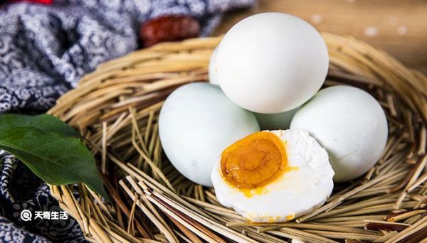 咸鸭蛋煮多久能熟   咸鸭蛋煮几分钟能熟