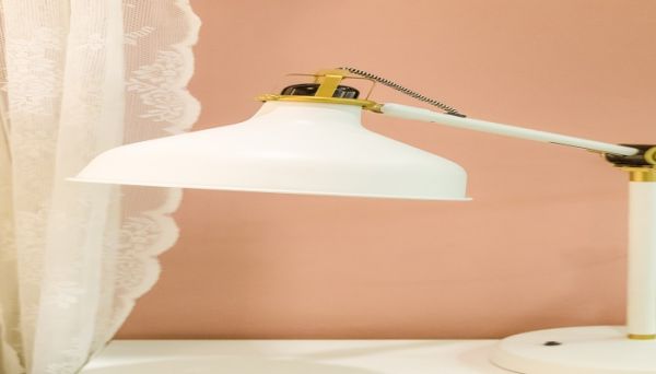 床头壁灯安装高度什么样的高度比较合适 床头壁灯安装高度一般为多少