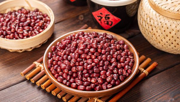 红小豆和赤小豆的区别 红小豆和赤小豆的区别是什么