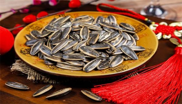 葵花籽其实是向日葵的什么 葵花籽是果实还是种子吗