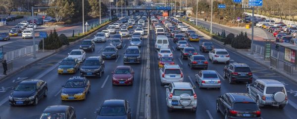 锯齿道路标线怎么走 锯齿道路标线如何走
