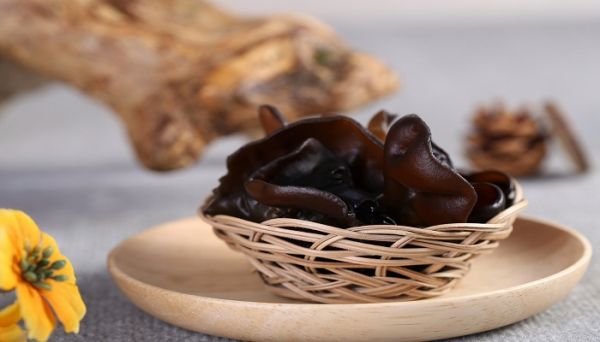 怎么判断木耳熟没熟 木耳炒到什么程度算熟