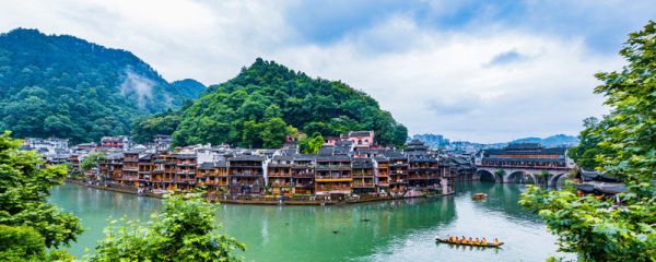 凤凰古城在哪 凤凰古城在哪个城市