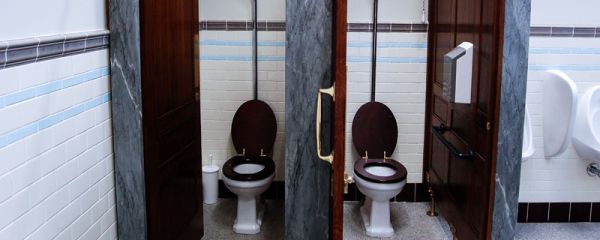 马桶堵住了该怎么疏通最简单方法 疏通马桶的实用方法