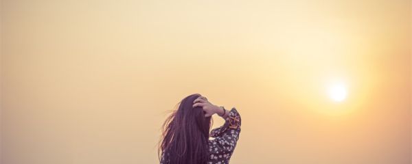 滥情是什么意思  滥情是指什么意思