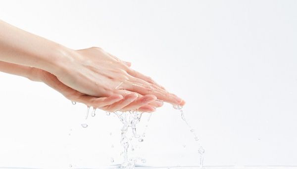 怎么看水里有没有氯气 查看水里有无氯气的方法