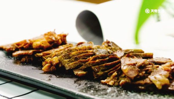 卤牛肉放什么调料 卤牛肉需要放什么调料