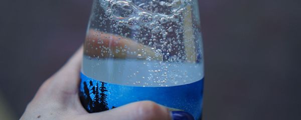 正规苏打水的配料表 喝苏打水的好处