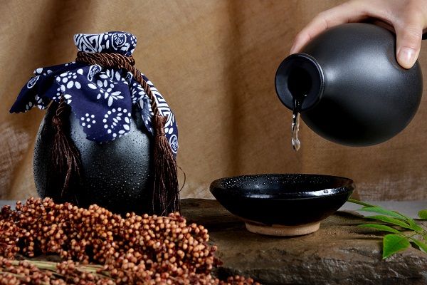 青核桃泡酒的功效与作用 青核桃泡酒的功效与作用有哪些