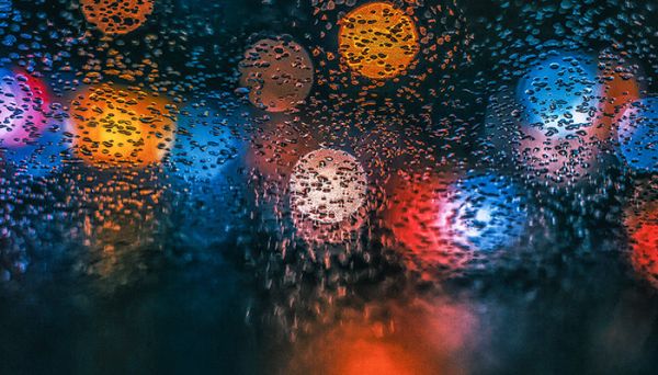 擦玻璃不粘灰尘的方法 擦玻璃不粘灰尘的方法是什么