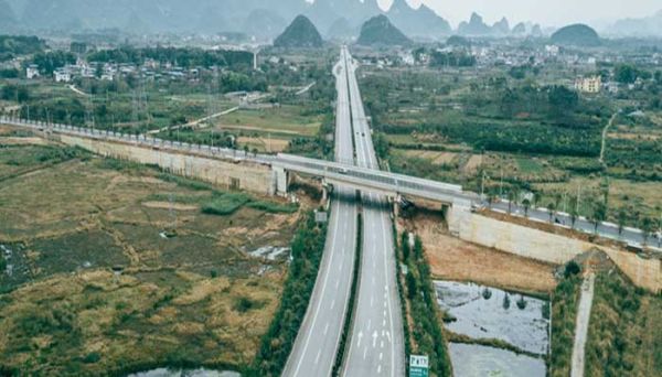 高速公路免费的几个节假日 高速公路的出行参考