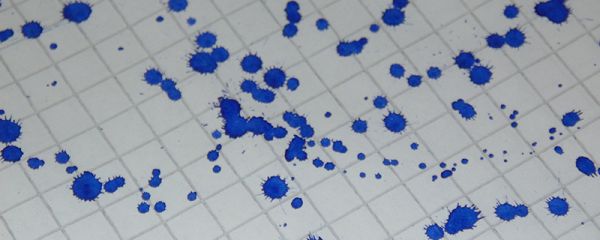 墨渍弄到衣服上怎样可以轻松洗净 衣服有墨渍怎么清洗