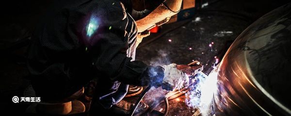 为什么不能用眼睛直接看电焊 眼睛为什么直接看电焊