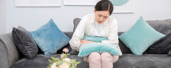 卫生巾过期2个月能用吗 用过期的卫生巾会怎样