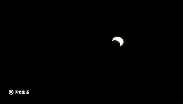 日食和月食的原理分别是什么 日食和月食的原理是什么