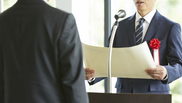 勋章是什么材质 勋章是什么材料做成的