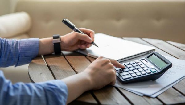 每相邻两个计数单位之间的进率是 每相邻两个计数单位之间的进率是多少