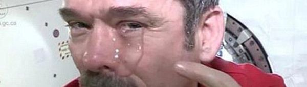 人在太空为什么不能流泪?