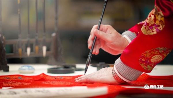 贴对联的左右顺序是怎样的 贴对联的左右顺序怎么贴