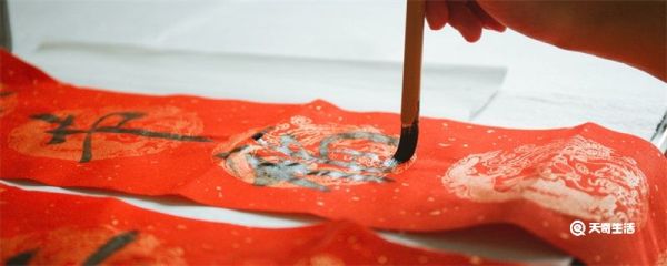 贴对联的左右顺序是怎样的 贴对联的左右顺序怎么贴