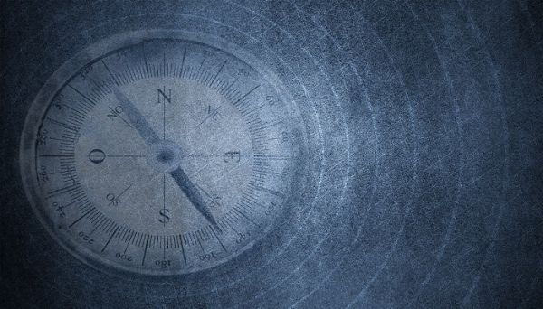 指南针红色的一头指向什么方向 地图上指南针红色的一头指向什么方向