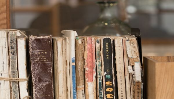 不饱食以终日不弃功于寸阴是什么意思 不饱食以终日不弃功于寸阴是什么意思简写