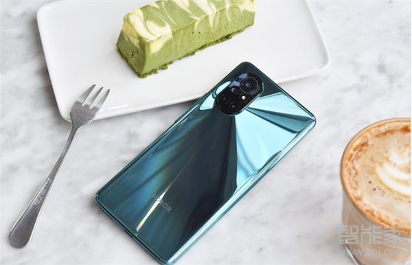 荣耀v40轻奢版和华为nova8对比