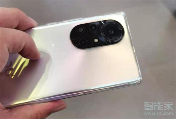 荣耀v40轻奢版和华为nova8对比