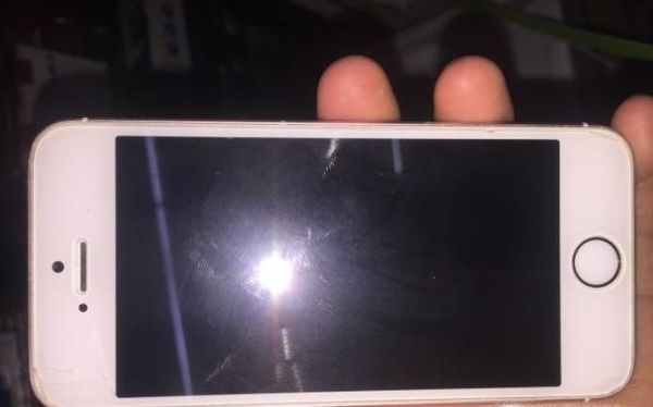 苹果手机被洗衣机洗了怎么办