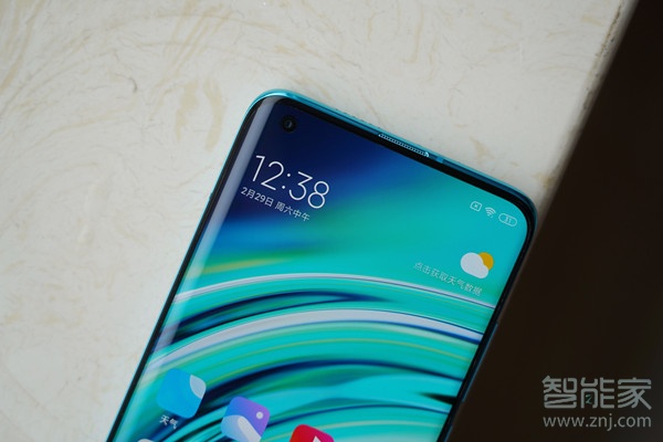 小米10自带贴膜吗