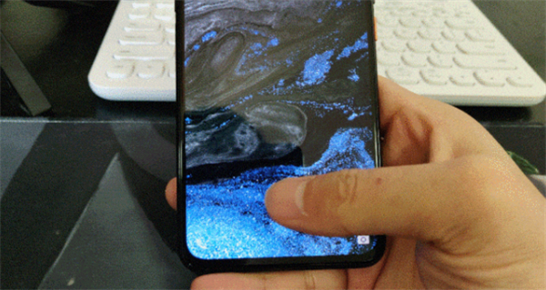 iqoo3是屏幕指纹吗