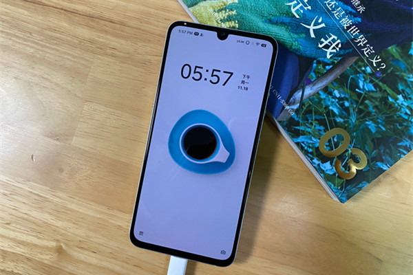 坚果pro3有呼吸灯吗