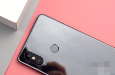 小米8对比oppok3哪个更好?性价比区别对比实用评测