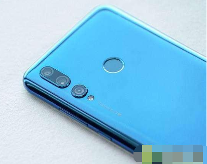 华为麦芒8与麦芒7哪个更好?_两者优缺点对比分析