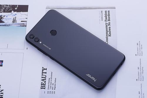 荣耀8x中添加桌面插件具体步骤介绍